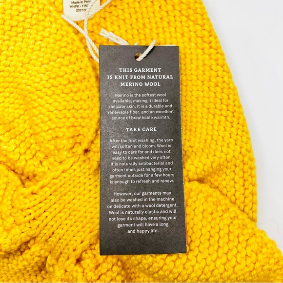 NWT MISHA&PUFF Adult Women Scarf 100% Merino Wool Knit Neck Warmer Yellow (g41) - Picture 11 of 12